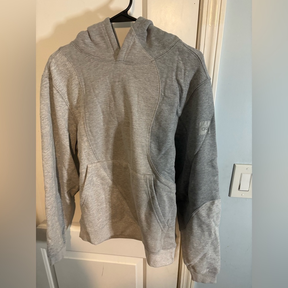 ALO Yoga Women's Light Gray Hooded Sweatshirt - Picture 3 of 5